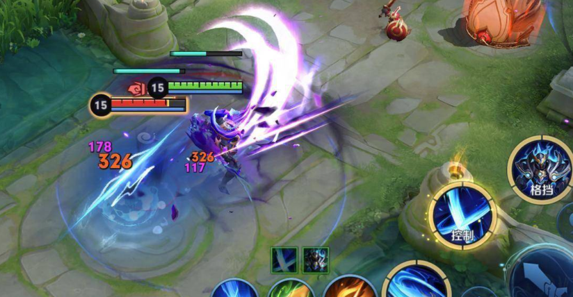 王者荣耀英雄铠出装是什么